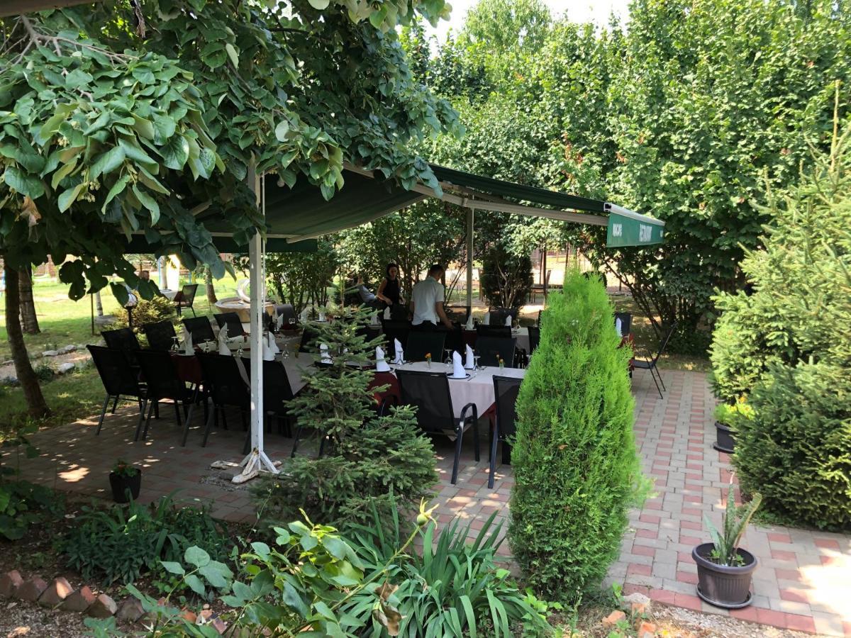Hotel Antika Печ Екстер'єр фото