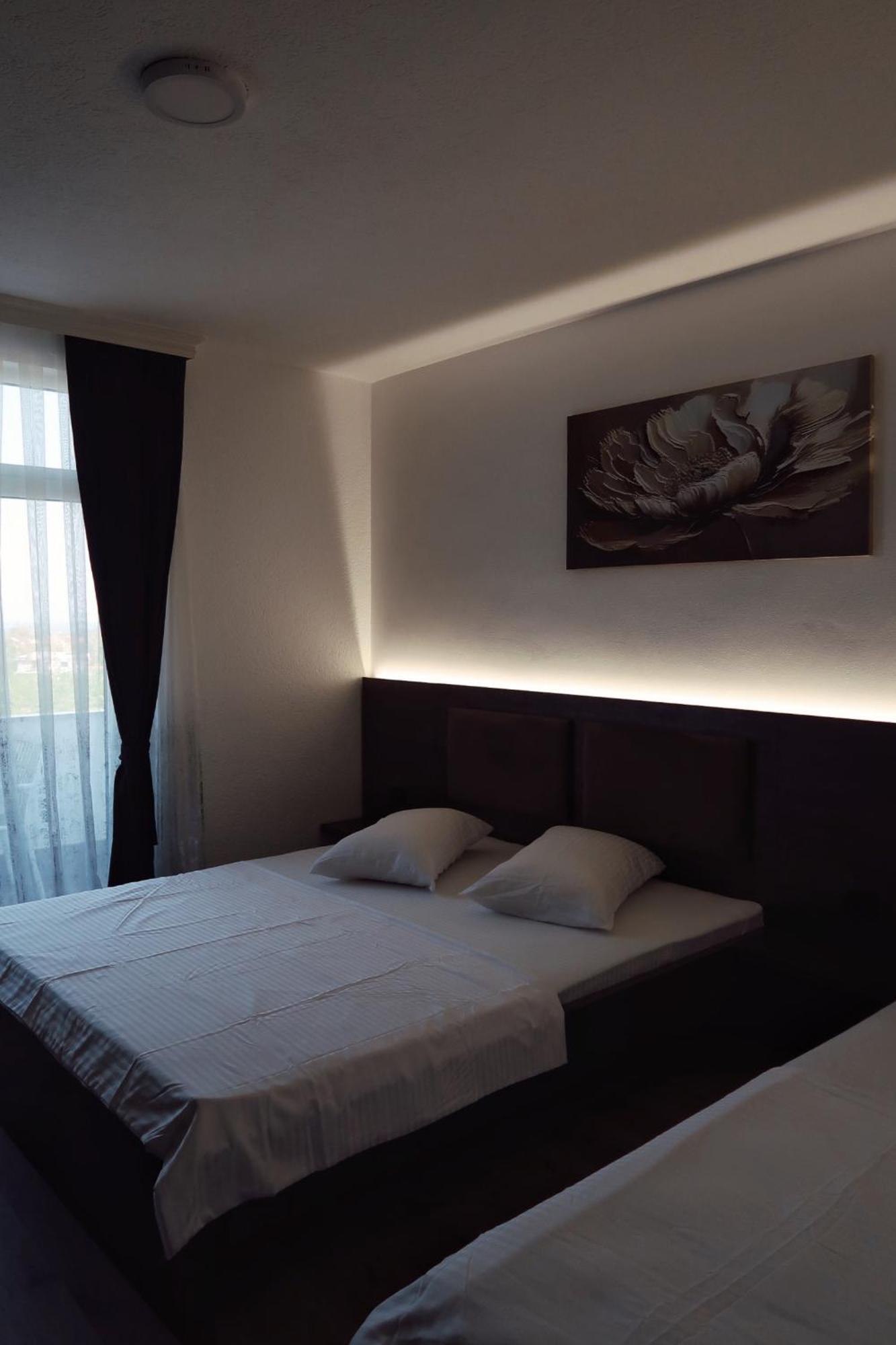 Hotel Antika Печ Екстер'єр фото